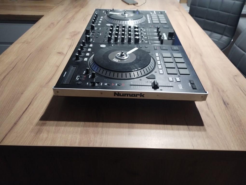 Sprzedam Numark NS7