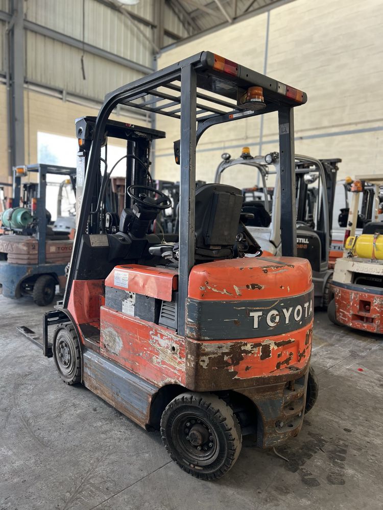 Empilhador Eletrico Toyota triplex 1600 kg