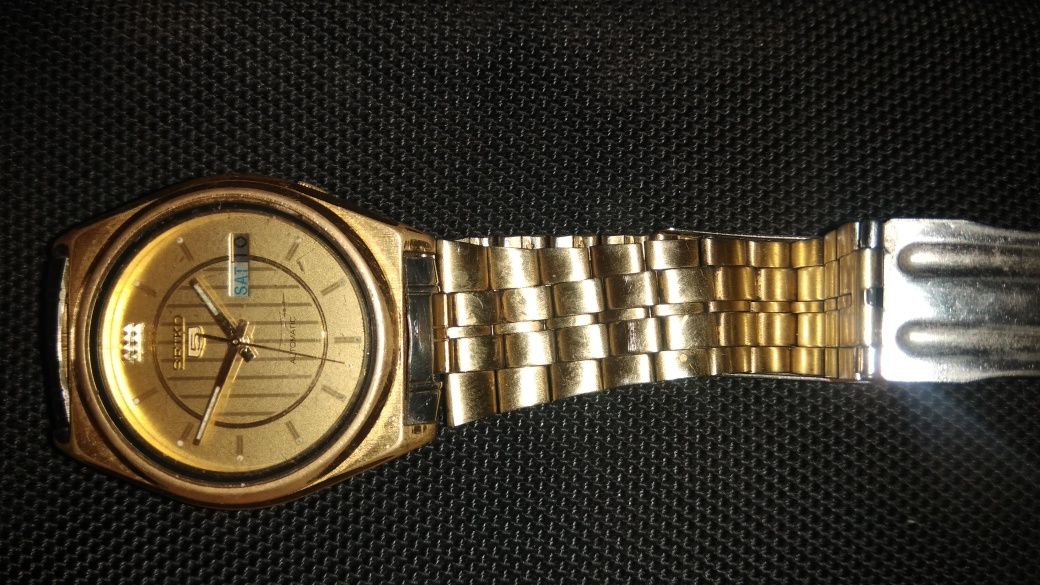 Продам часы SEIKO 7009-876А