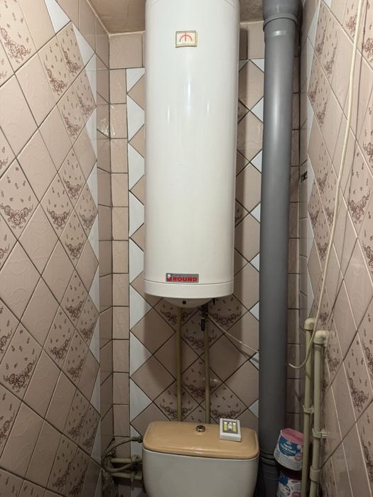 Здається трикімнатна квартира