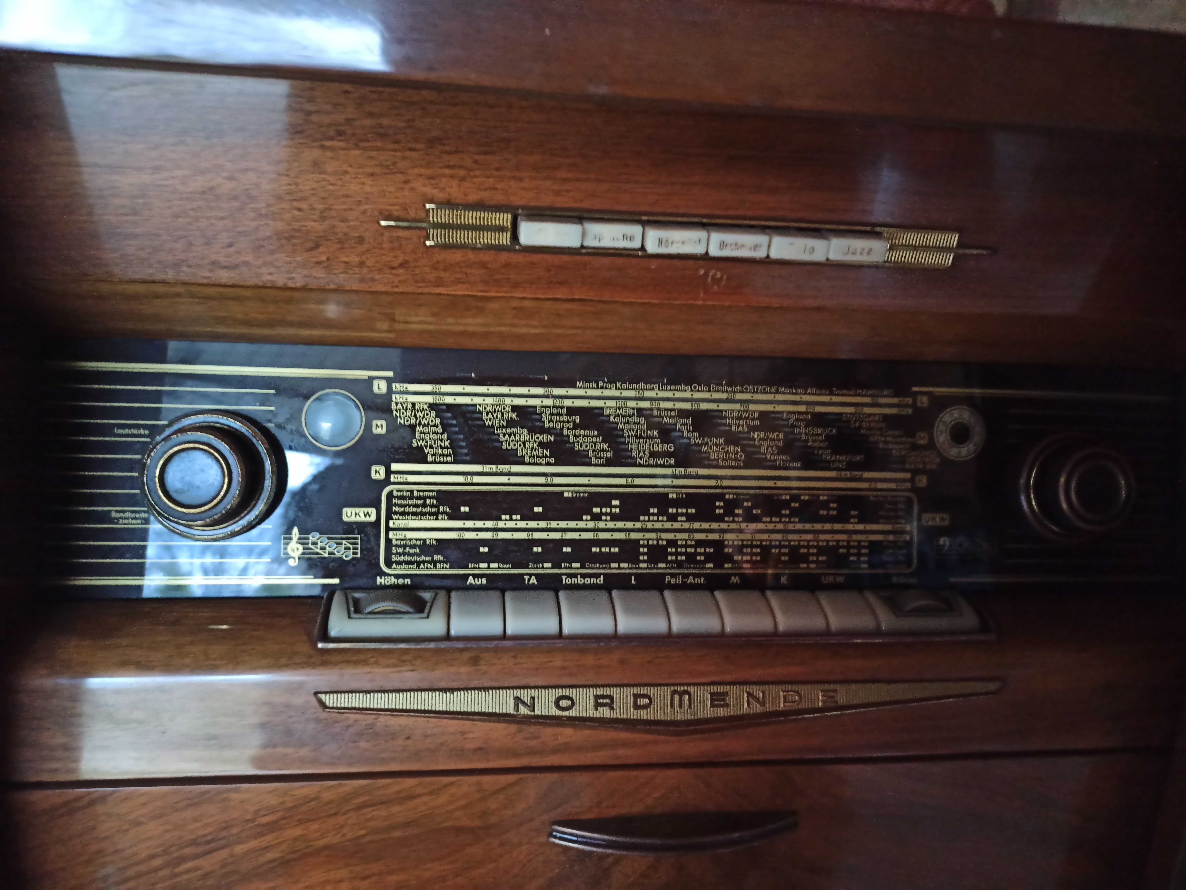 Gramofon + radio = Szafa grająca .Unikat z lat 60-tych