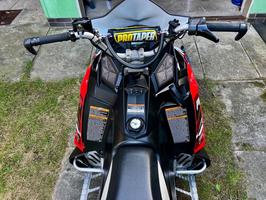 Polaris RMK 800 Skuter snieżny 2012 rok