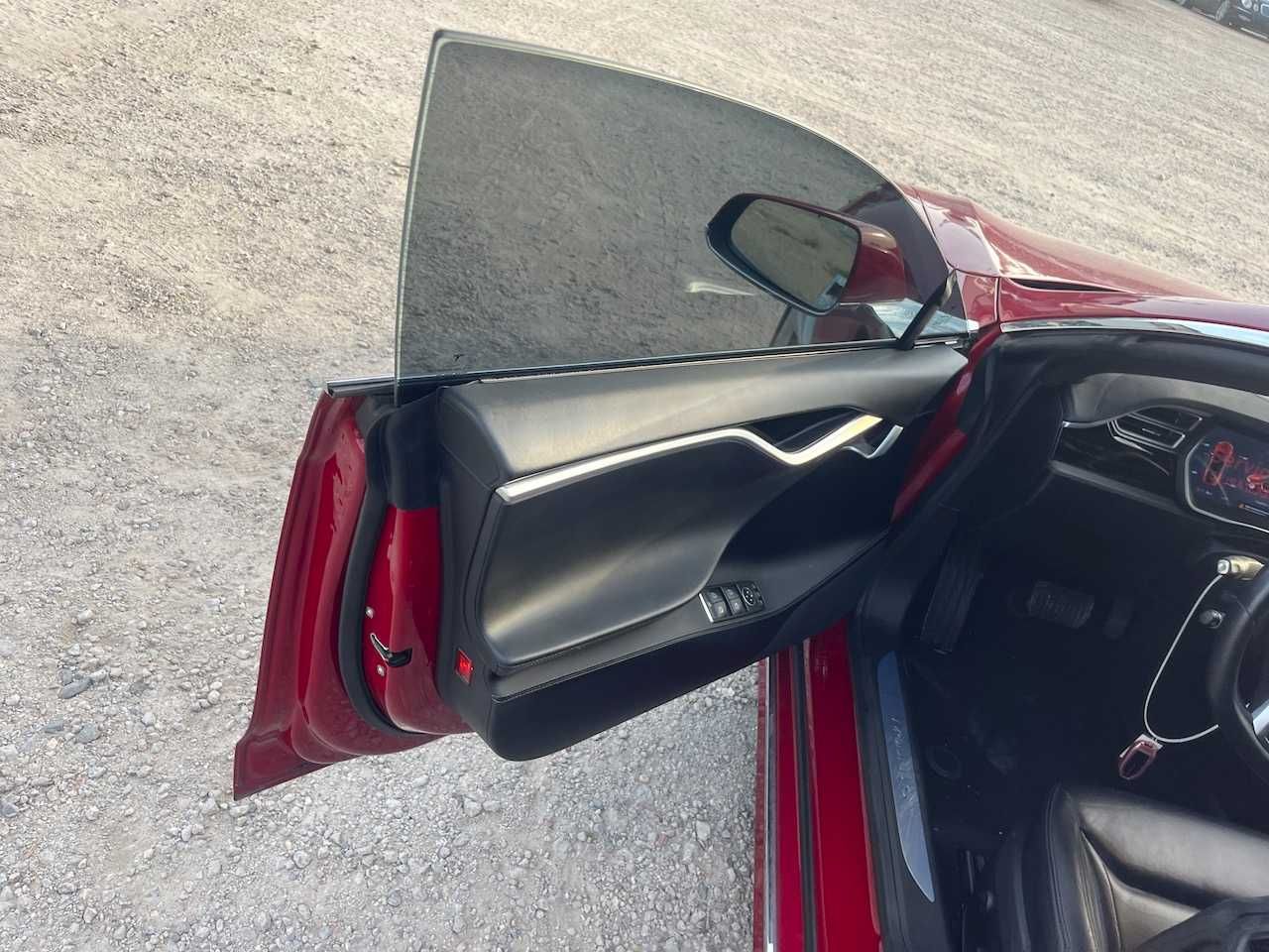 Салон Tesla S Тесла С рестайл, Tesla S Plaid