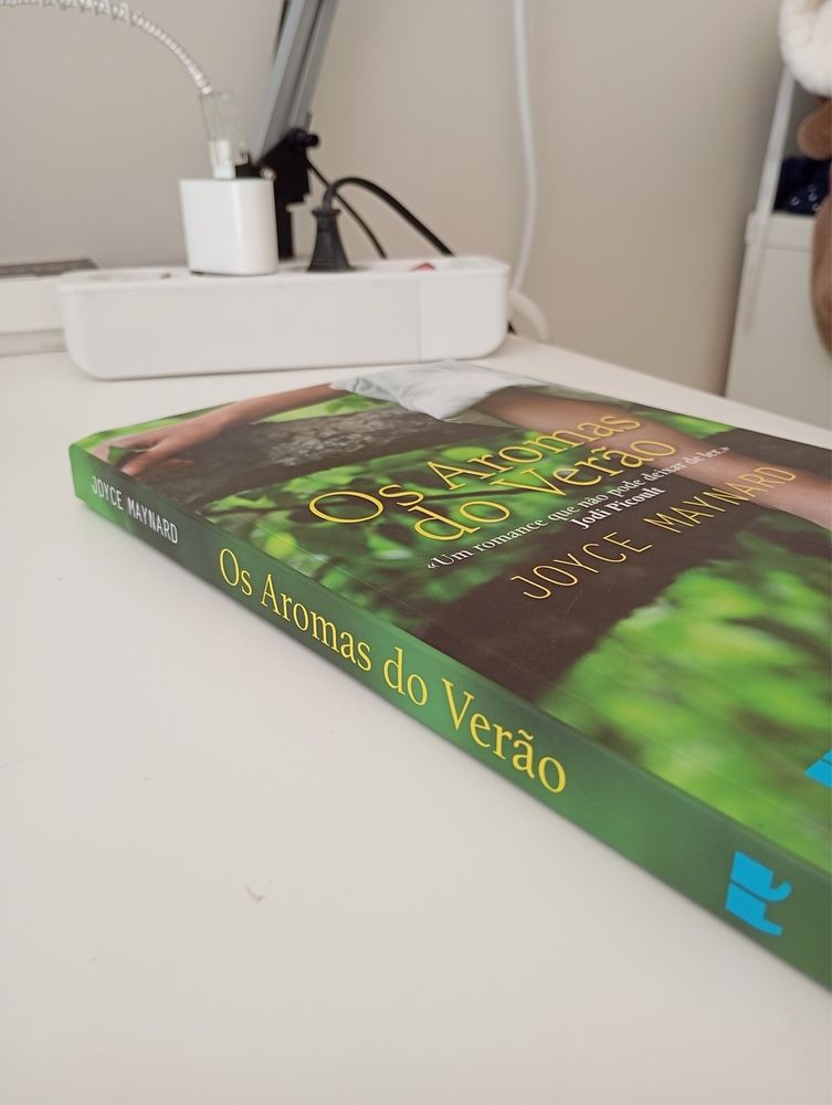 Livro “Os aromas do verão” de Joyce Maynard