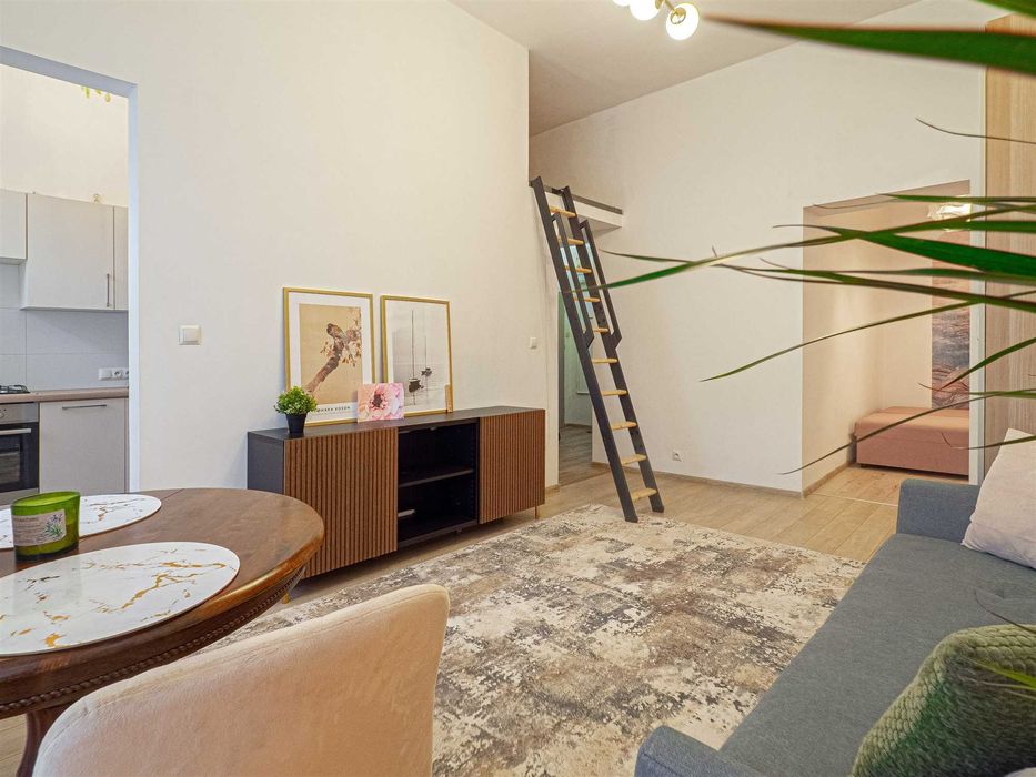 kawalerka z 2 pokoje, antresola, rolety, po remoncie, piwnica, wanna