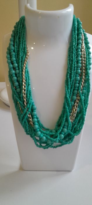 Буси, яскраві,біжутерія.