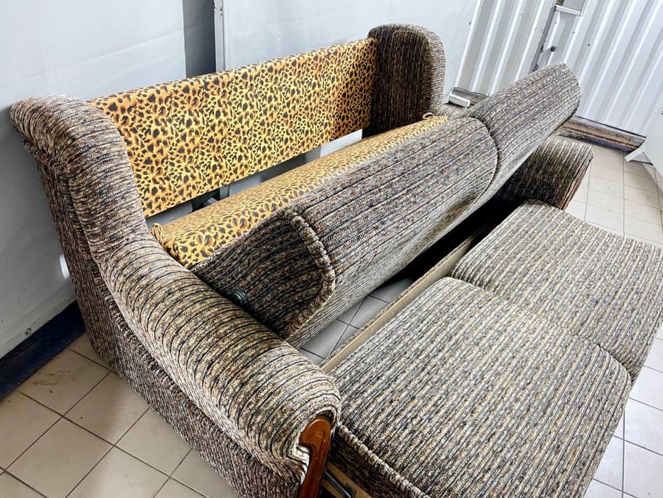 Диван "Бумеранг" 2х-сп. розкладний вперед в ідеальному стані. ДОСТАВКА