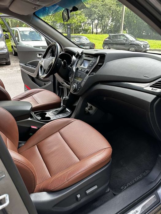 Автомобіль Hyundai Santa fe