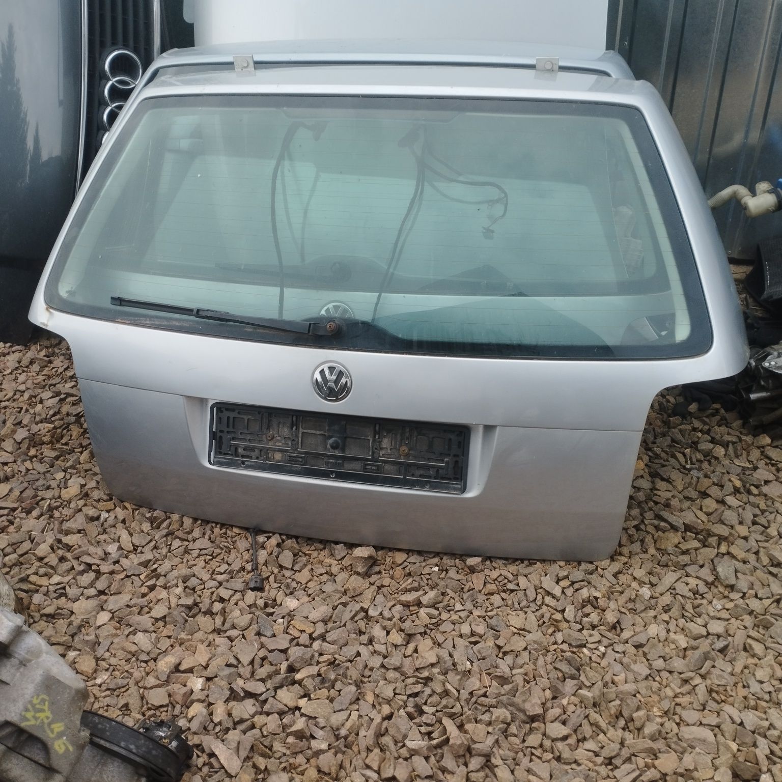 Volkswagen Passat B5 fl kombi klapa tył goła z szybą LA7W