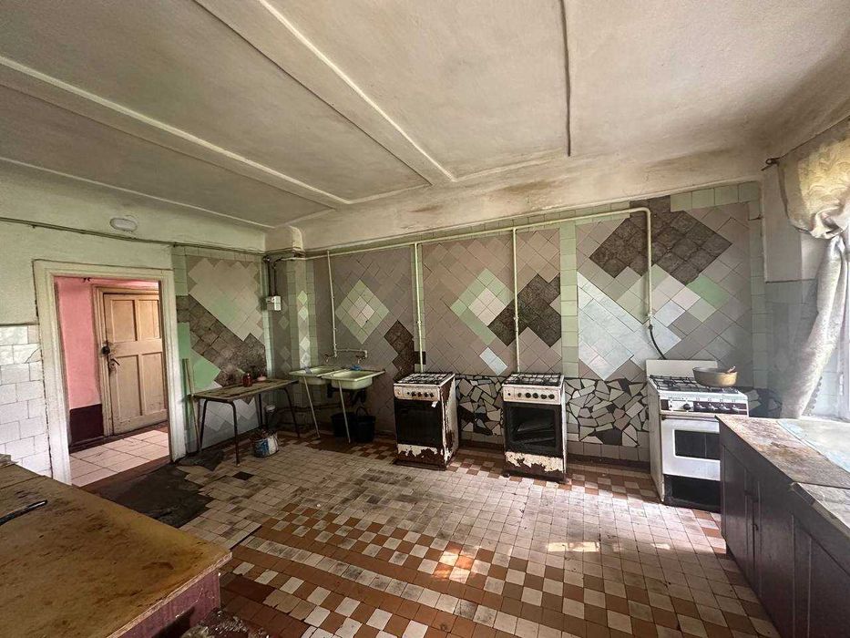 Кімната в гуртожитку на Гречанах, хороший стан.