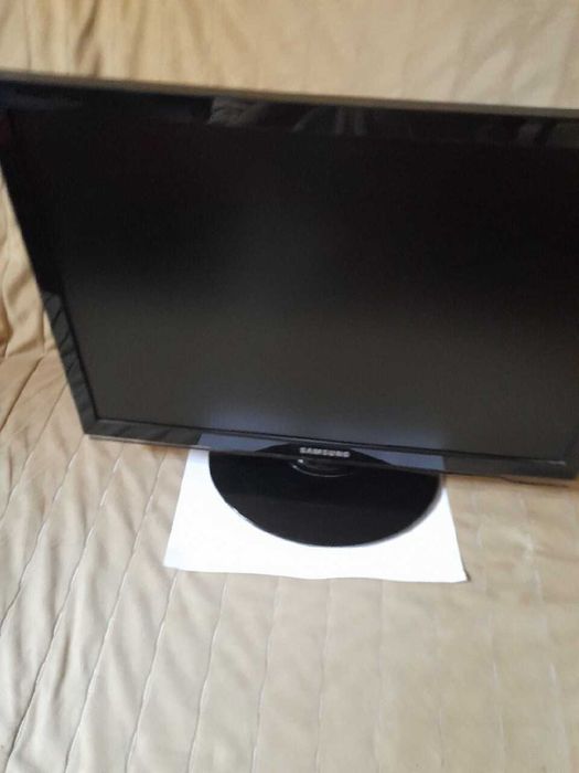 Monitor Samsung. 22 cale. Mało używany.