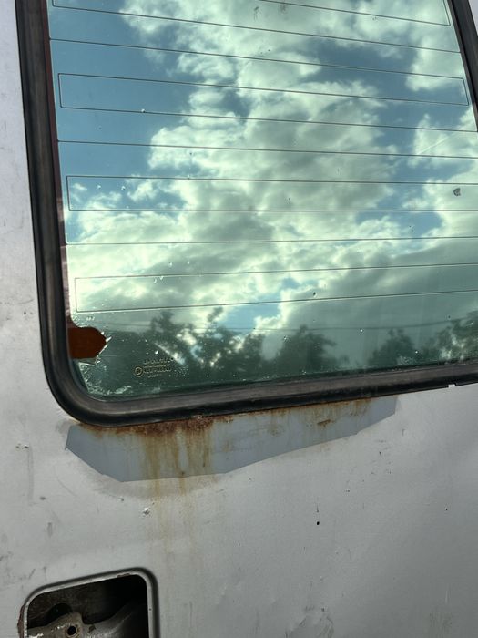 Двері зажні пежо експерт 1