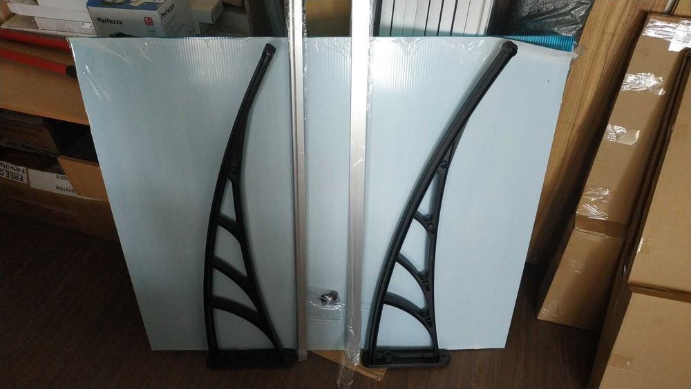 Козырек, дашок поликарбонатный с кронштейнами из полипропилена усиленн