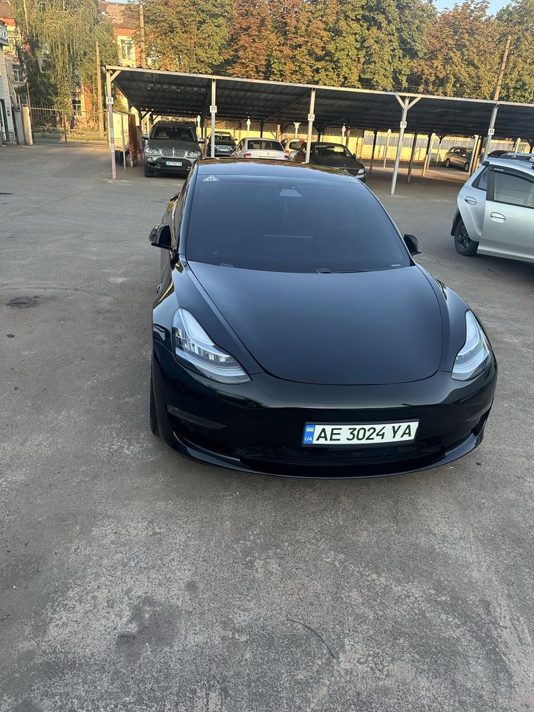 Tesla 3 dualmotor bleck