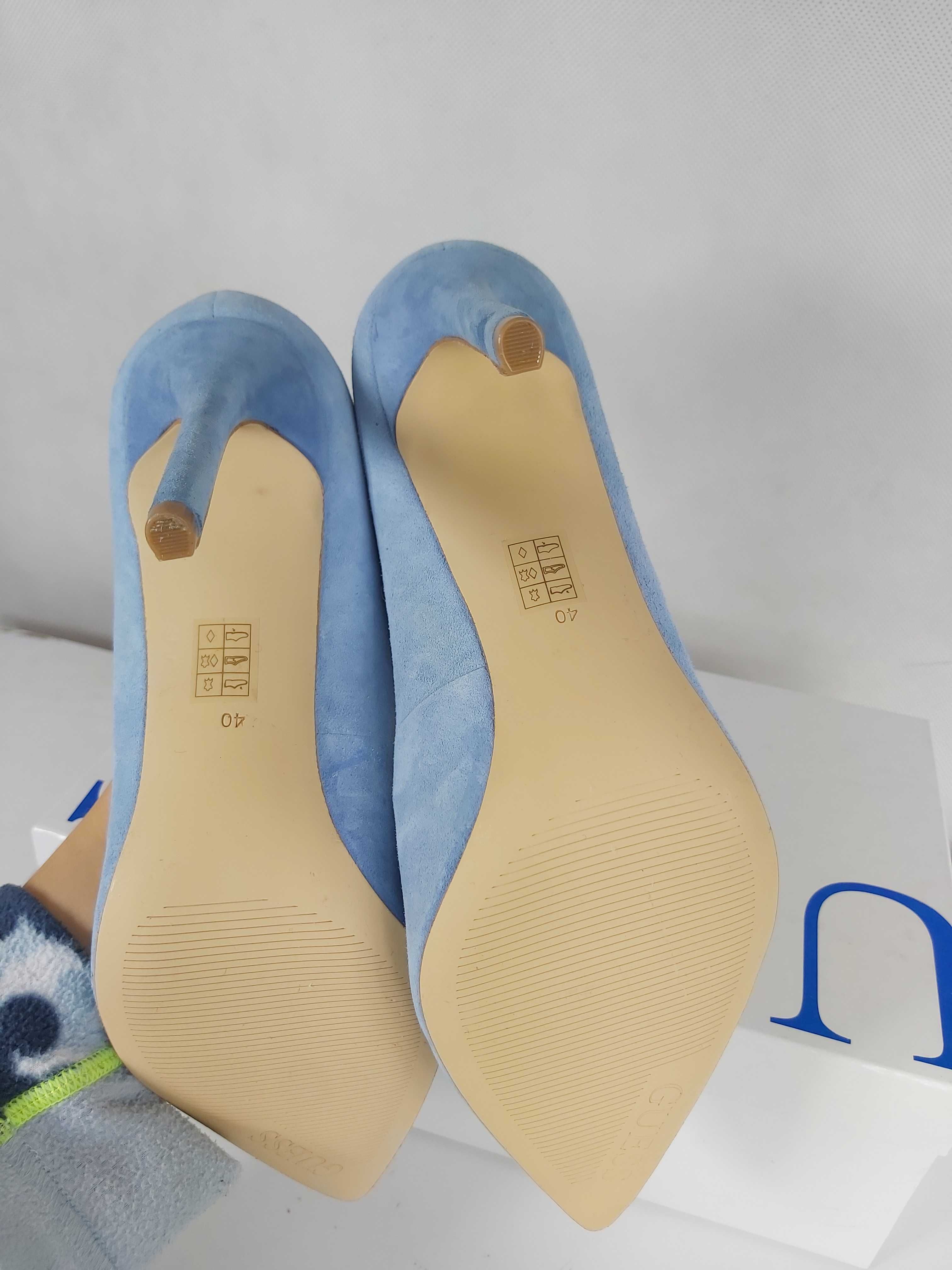 Szpilki  czółenka zamsz GUESS błekit baby blue niebieskie 40 a267