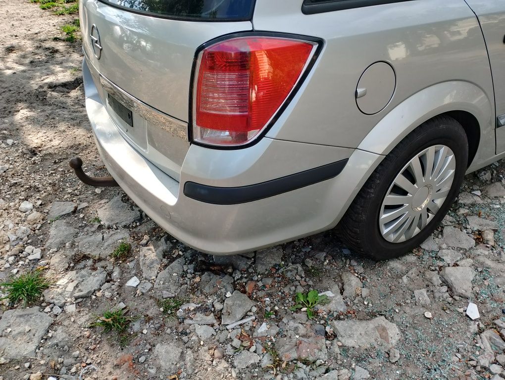 Zderzak tył opel astra h z157