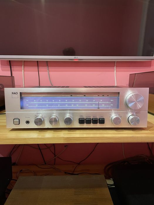 Стерео ресивер Nad 7020