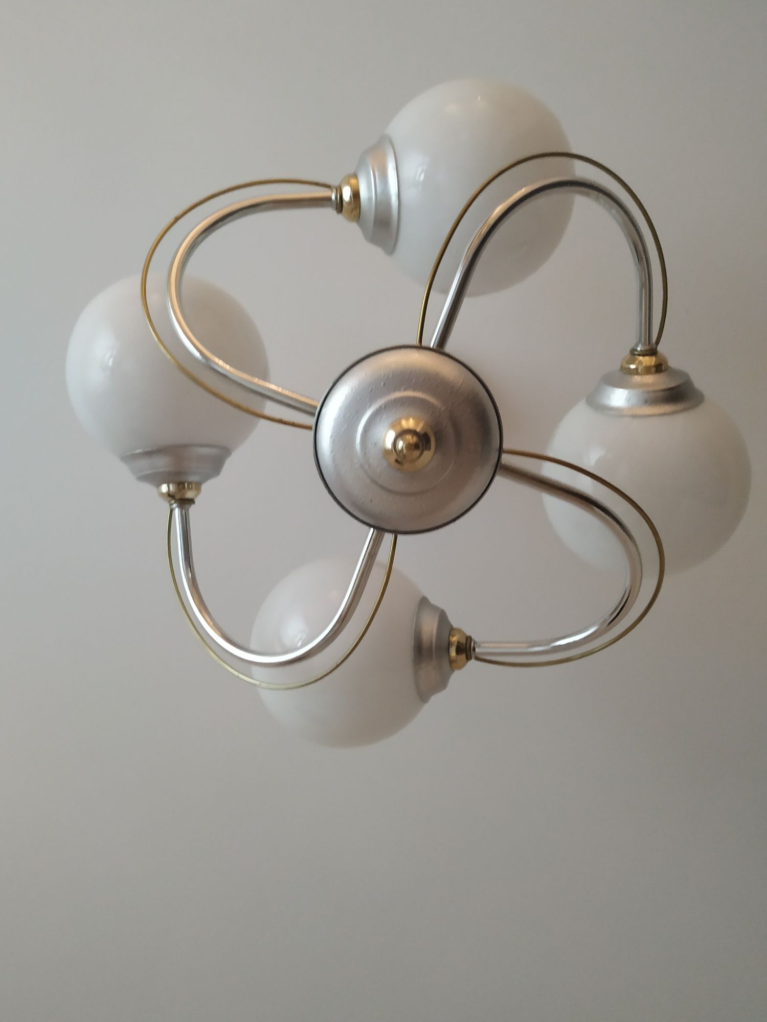 Żyrandol lampa oświetlenie
