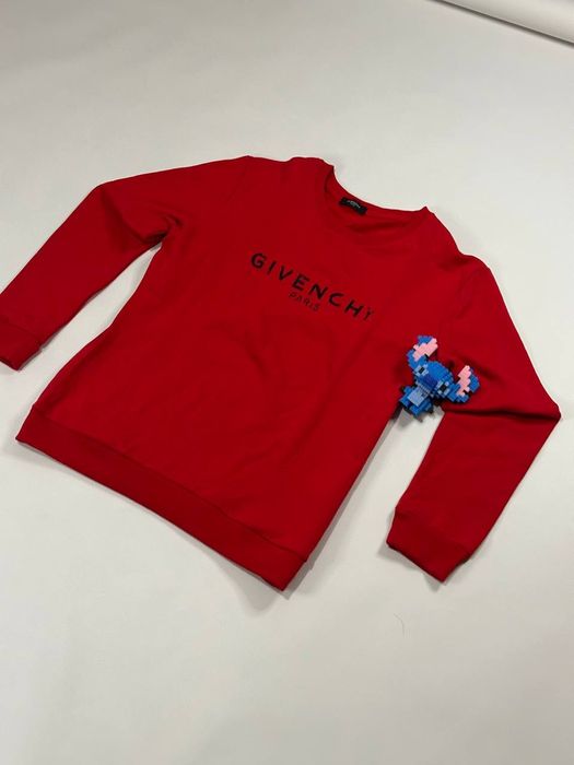 Продам червону кофту Givenchy