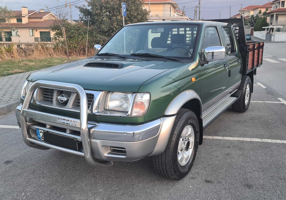 nissan navara d22 4x4