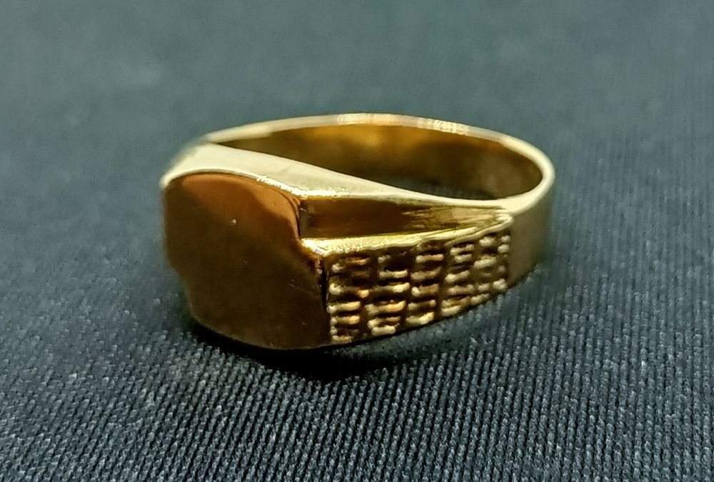 Wspaniały sygnet ze złota próby 585 i wadze 4.90g