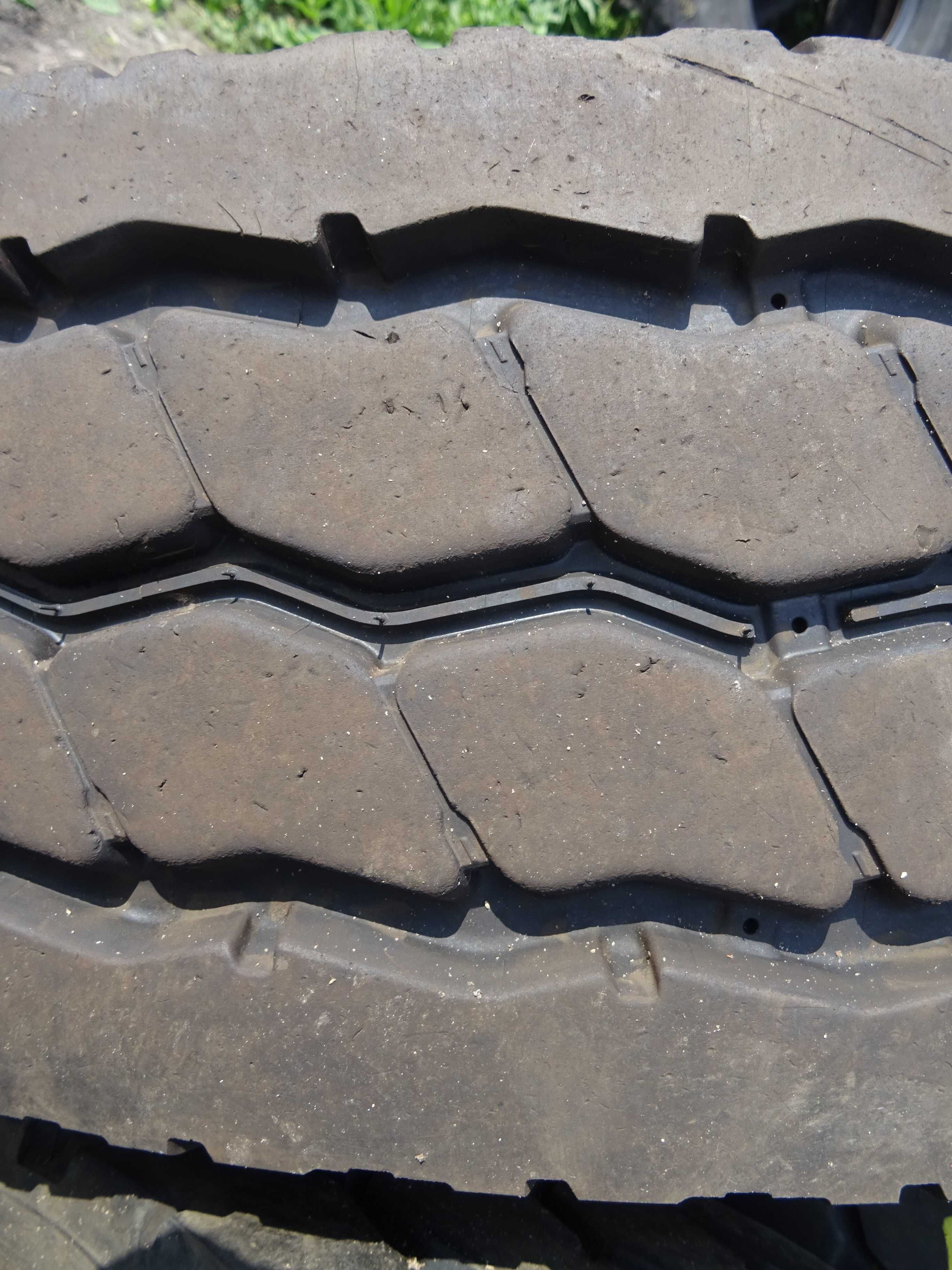 Opona 13R22.5 Michelin X Works HD Z ( 900 netto)