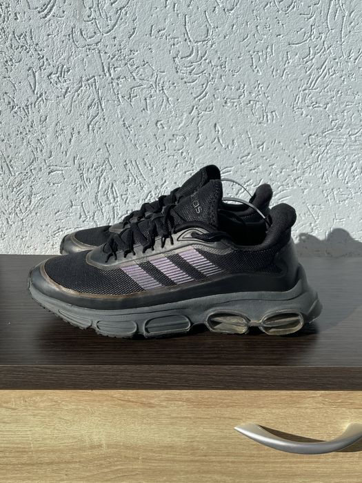 Adidas кросівки 42  (підійдуть на 41,5) Індонезія
