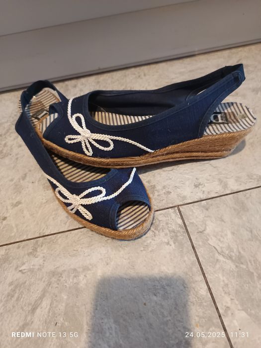 Sandały damskie na koturnie rozmiar 39