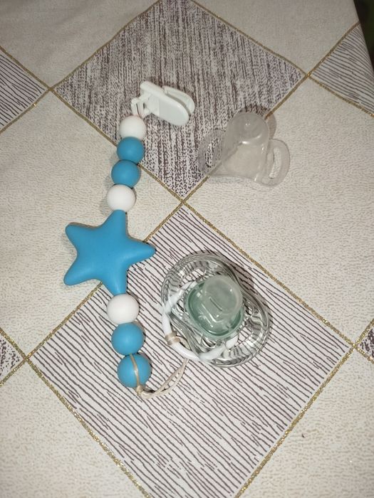 Продам брязкальця , кубики , тактильні іграшки, каталку,