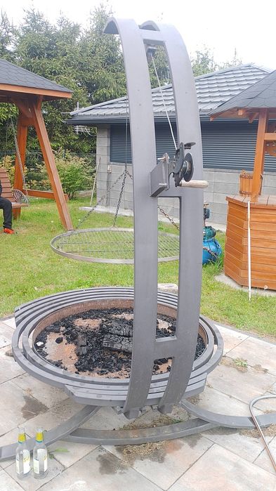 Duży grill wiszący,palenisko