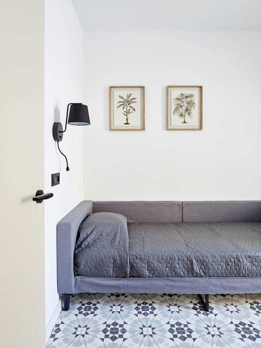 Власник. Продам будівлю 2 квартири біля Барселони та Франції. Льорет.