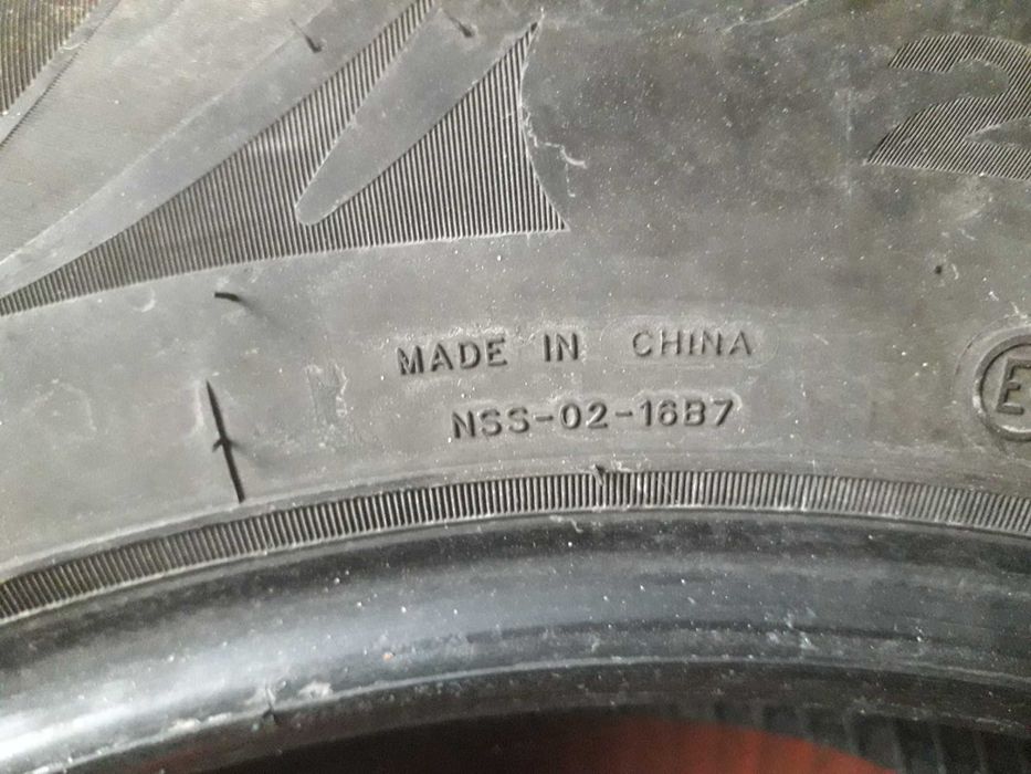 Продаються шини літні 215/60 R16