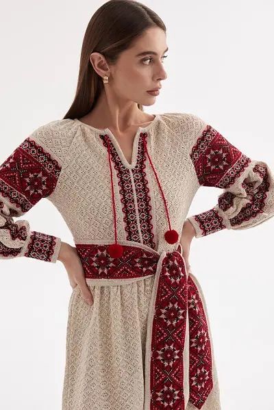 Вʼязана жіноча сукня вишиванка