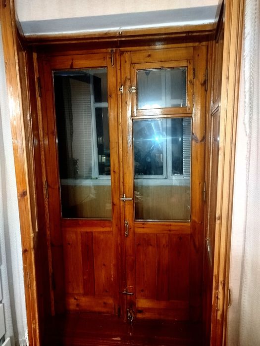 Продам дерев'яні двері