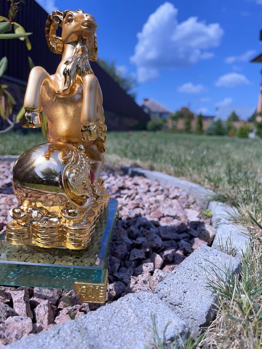 Статуетка Гірський архар. Фен-шуй статуетка Гордий, золотий баран