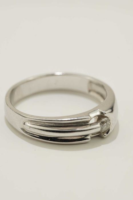 Złoty pierścionek z brylantem 3,65g 14k