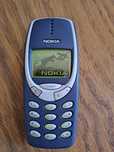 Kultowa Nokia 3310 z ładowarką