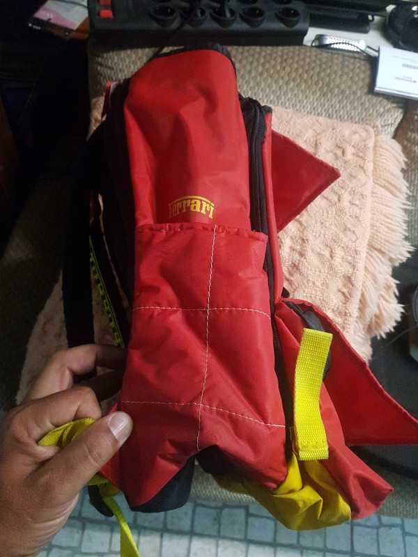 Mochila da Ferrari