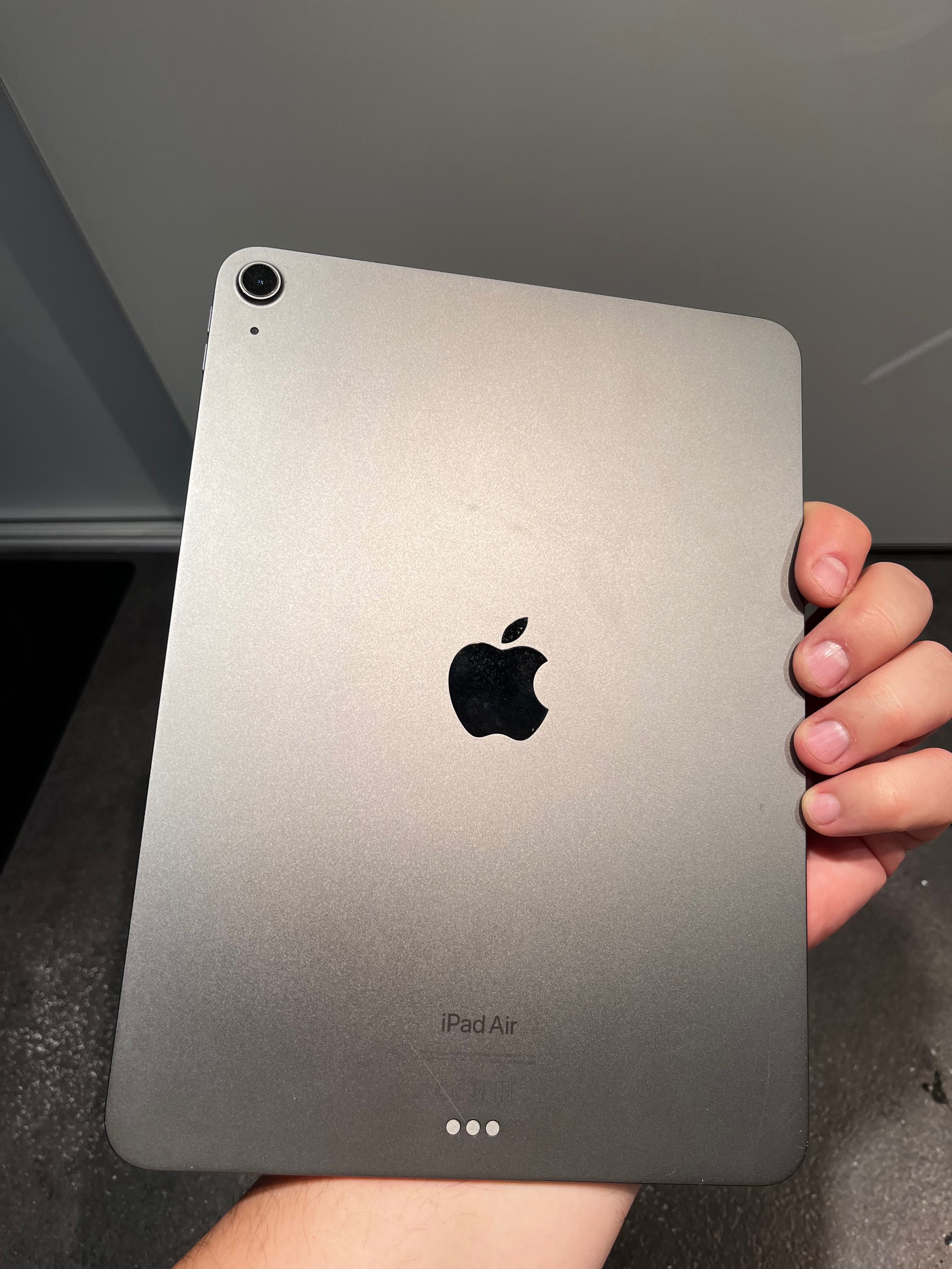 iPad Air 5th gen M1 256 GB i Apple Pencil + etui gratis