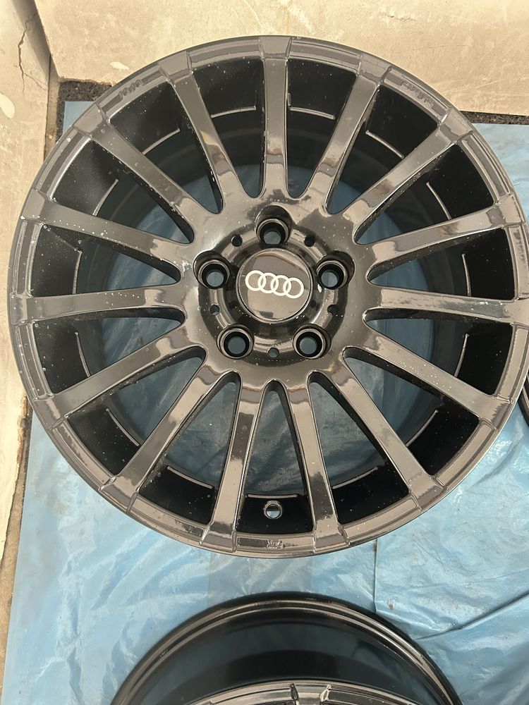 132 Felgi Aluminiowe AUDI R 16 5x112 otwór 57,1 Bardzo Ładne Czarne