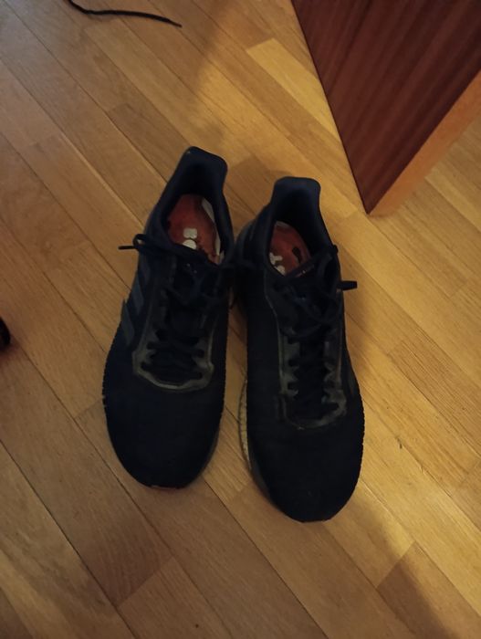 Sapatilhas 45  2.90 euros o par ou tudo por 7 euros