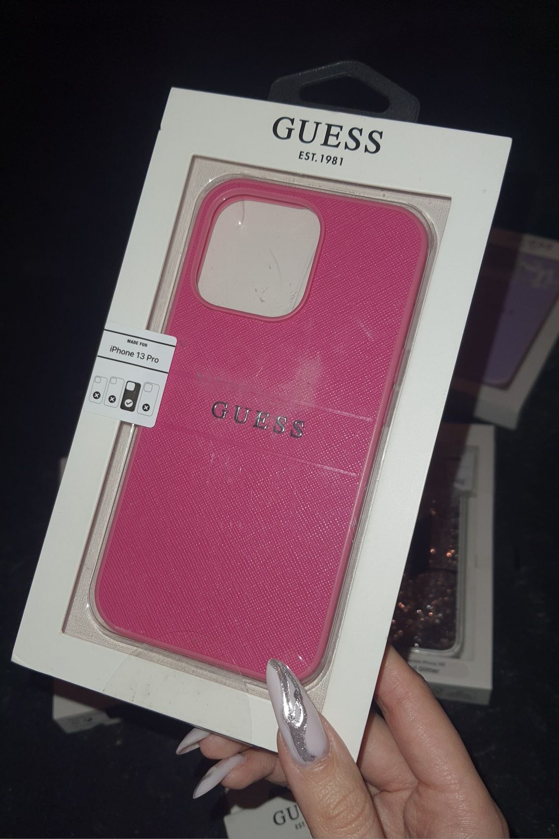 Розовый чехол GUESS на 13 IPhone Pro