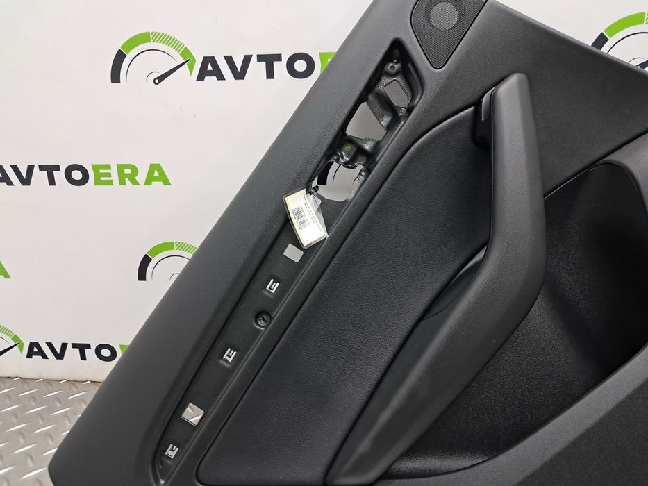 Обшивка двери карта дверная задняя левая AUDI Q5 8R 8R0867303ANWFA