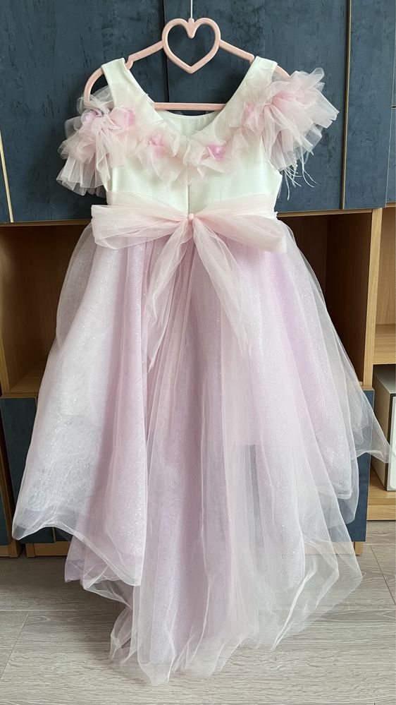 Святкове плаття на дівчинку 116-128 см