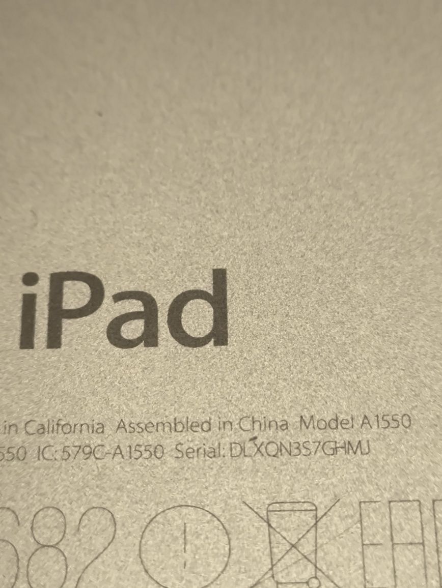 iPad mini 4, A1550, 16 GB, wifi + cellular, pancerne etui