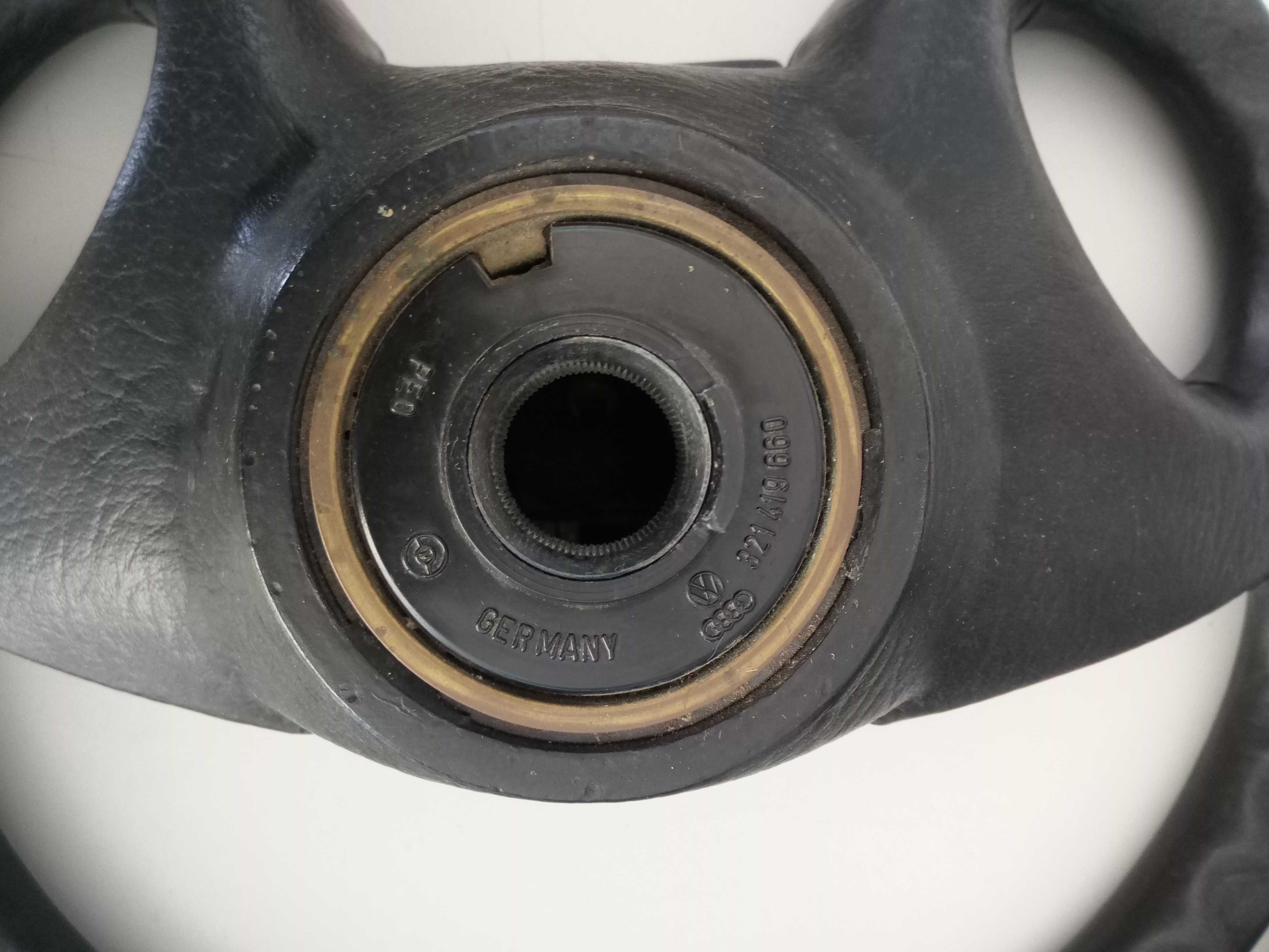 Vendo Volantes e  Pneus com Jante Golf 2