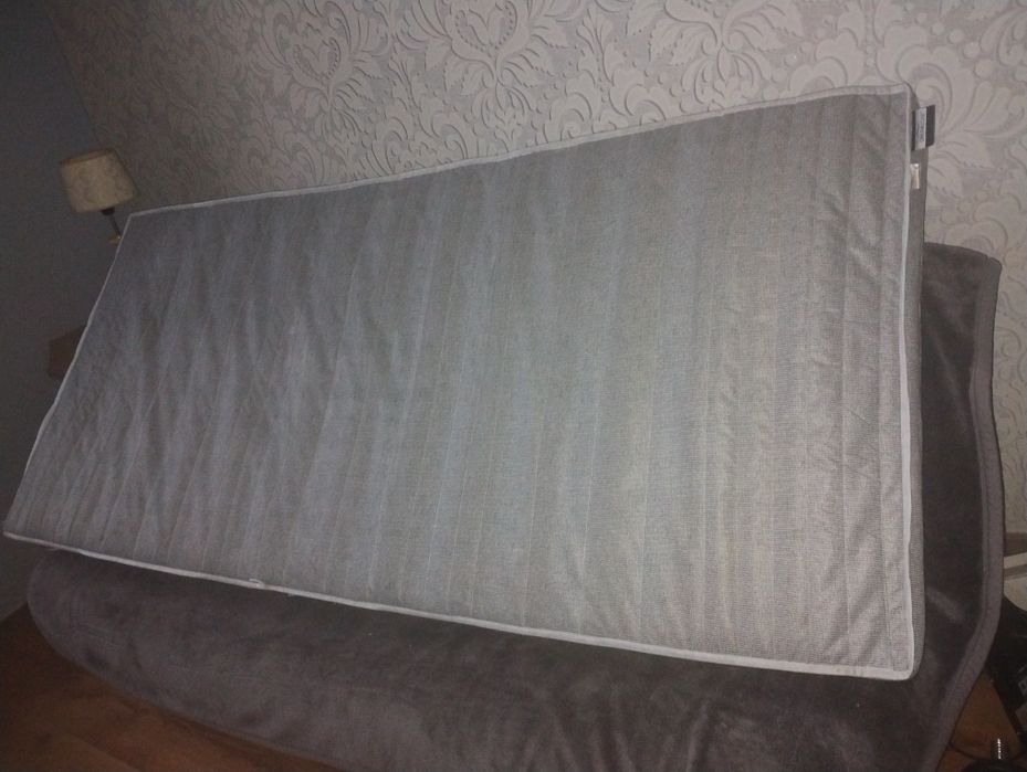 Łóżko samochodzik Police i materac 200x90