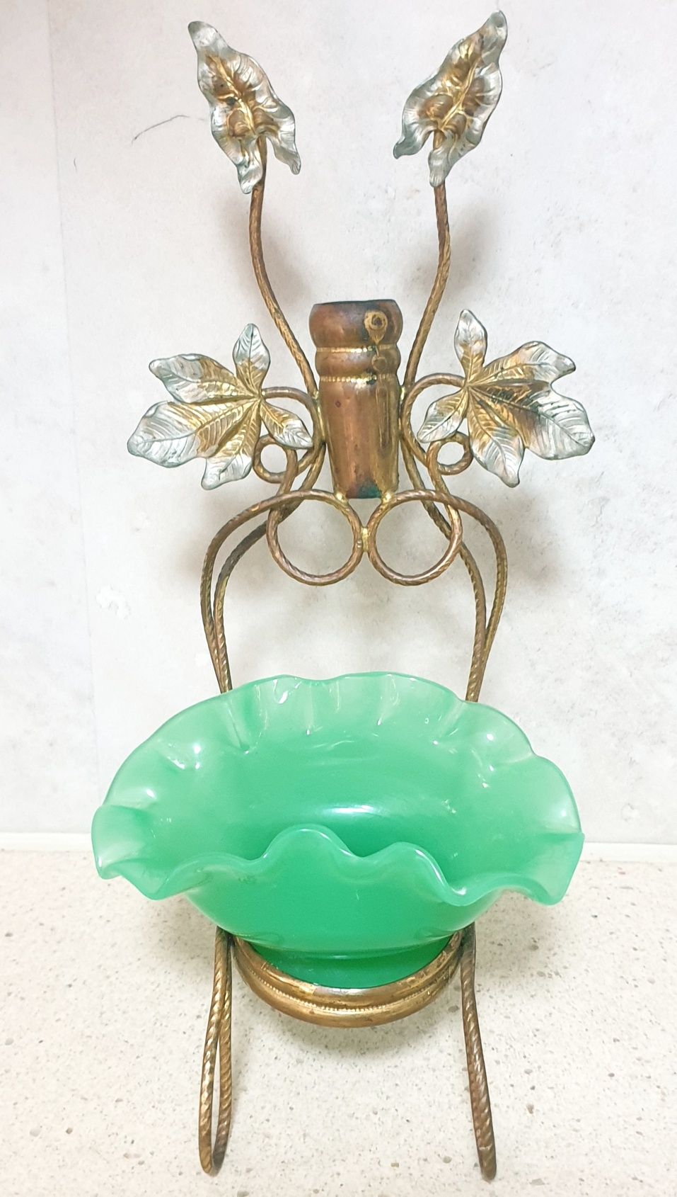 Antigo suporte com aneleira em metal dourado - Sec XIX