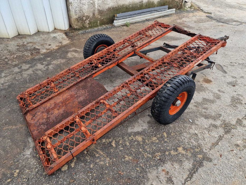 Atrelado / Reboque / Porta Máquinas Basculante - 2,28m / 1,10m