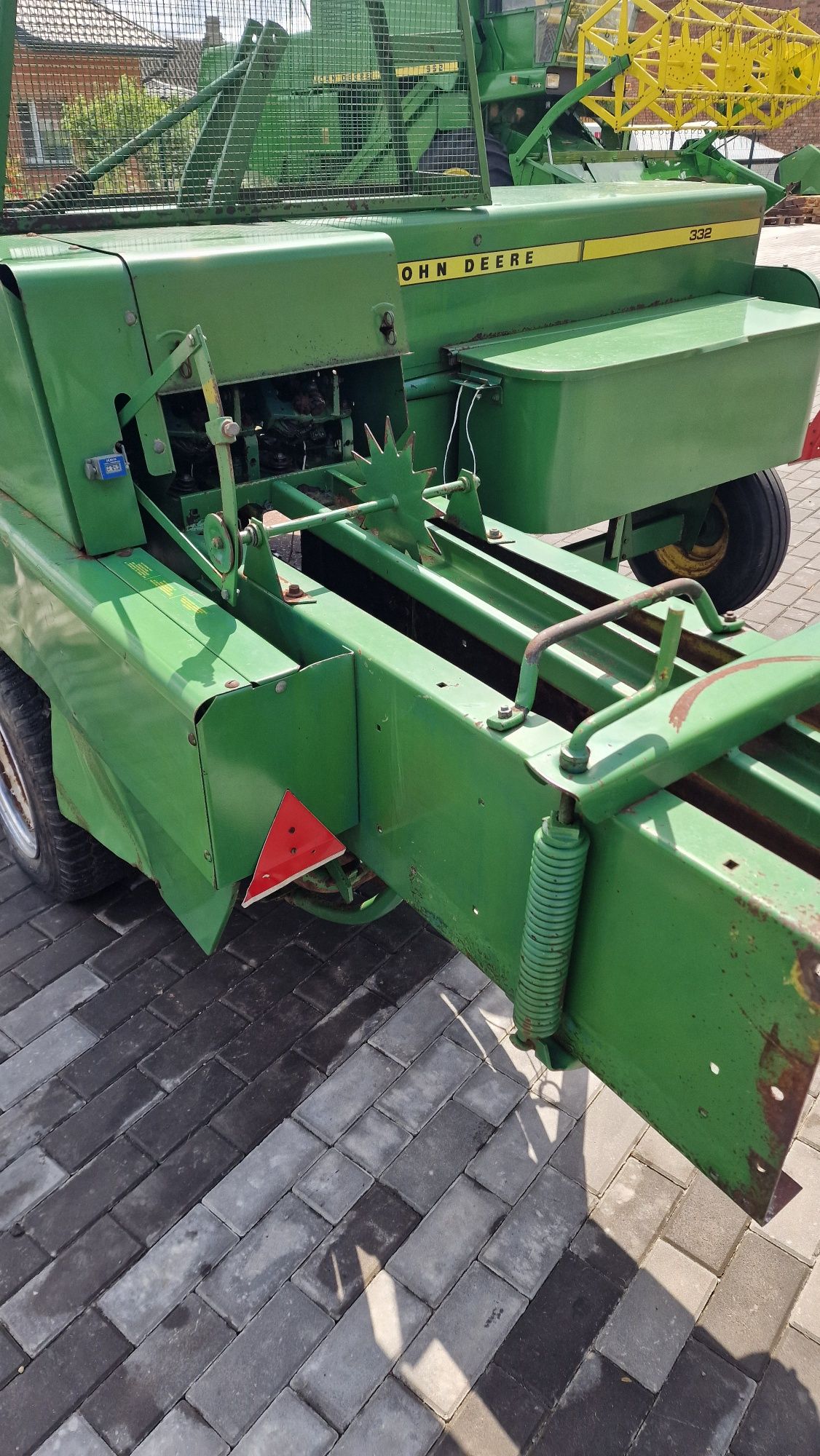 Пресс John Deere 332 джондир332